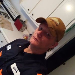 Meet your Posher, Avery